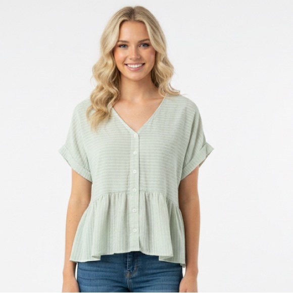 Blu Pepper Tops - Blu Pepper Women's Light Green babydoll Top size small
